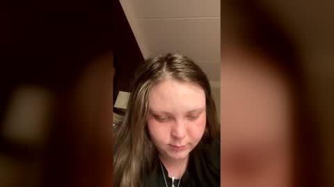 Snapshot of armoniskyee chatting on April 3, 3:54 pm armoniskyee online show from April 3, 3:54 pm