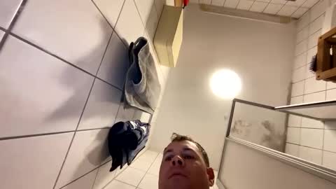 Snapshot of armyskater32 chatting on September 12, 7:30 am armyskater32 online show from September 12, 7:30 am