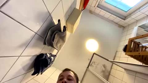 Snapshot of armyskater32 chatting on September 25, 12:31 pm armyskater32 online show from September 25, 12:31 pm