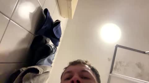 Snapshot of armyskater32 chatting on November 13, 9:58 pm armyskater32 online show from November 13, 9:58 pm