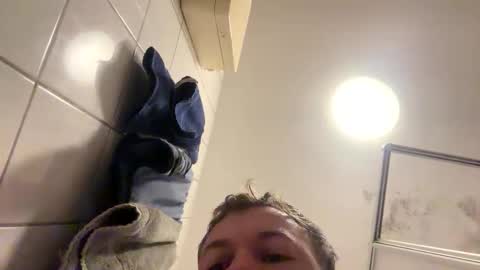 Snapshot of armyskater32 chatting on November 16, 9:26 am armyskater32 online show from November 16, 9:26 am