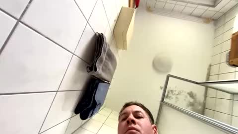 Snapshot of armyskater32 chatting on November 18, 11:25 am armyskater32 online show from November 18, 11:25 am