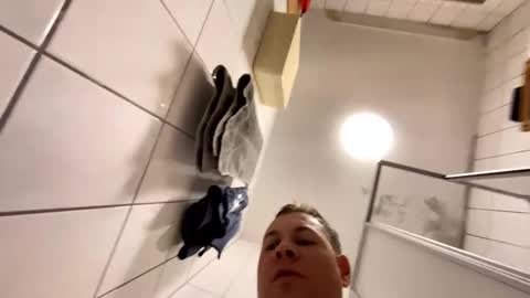 Snapshot of armyskater32 chatting on December 17, 2:45 pm armyskater32 online show from December 17, 2:45 pm