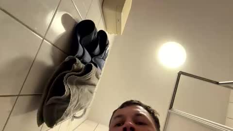 armyskater32 online show from April 29, 7:53 pm