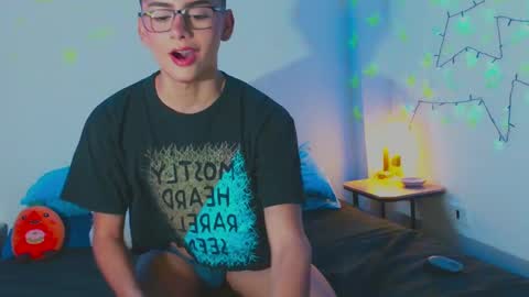 Snapshot of arnold_laurent chatting on January 26, 12:48 am Arnold online show from January 26, 12:48 am