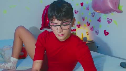 Snapshot of arnold_laurent chatting on February 13, 10:11 pm Arnold online show from February 13, 10:11 pm