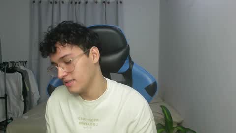   online show from February 1, 4:03 am