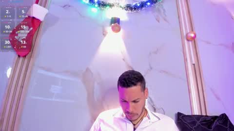 aron and molly online show from December 22, 12:24 pm