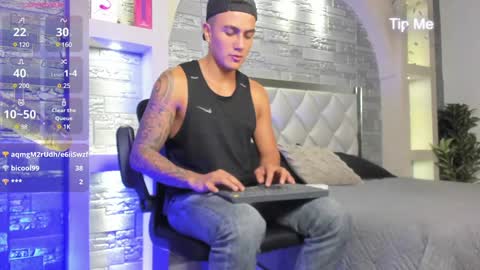 Snapshot of aron_bolt chatting on January 15, 5:58 pm ARON BOLT online show from January 15, 5:58 pm