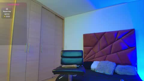 Snapshot of aron_bolt chatting on September 18, 2:35 am ARON BOLT online show from September 18, 2:35 am