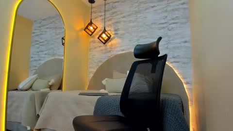 Snapshot of aron_bolt chatting on November 14, 1:48 am ARON BOLT online show from November 14, 1:48 am