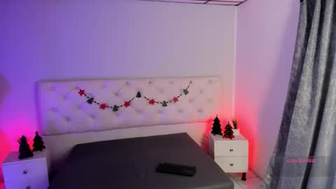 Aron cruz  online show from December 4, 1:31 pm