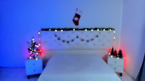 Aron cruz  online show from December 17, 1:28 pm