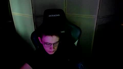 Snapshot of aron_neall chatting on December 21, 10:39 am biggest penis online show from December 21, 10:39 am