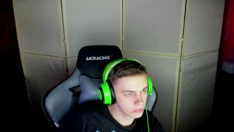 Snapshot of aron_neall chatting on January 12, 8:46 am biggest penis online show from January 12, 8:46 am