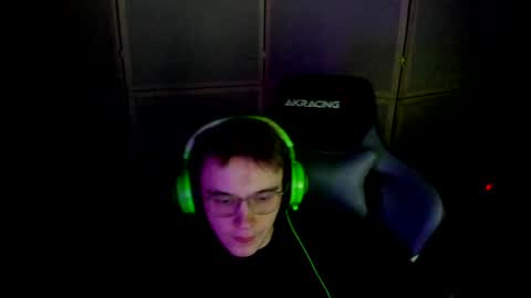 Snapshot of aron_neall chatting on January 26, 5:13 am biggest penis online show from January 26, 5:13 am