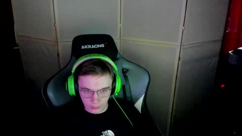 Snapshot of aron_neall chatting on January 26, 8:14 am biggest penis online show from January 26, 8:14 am