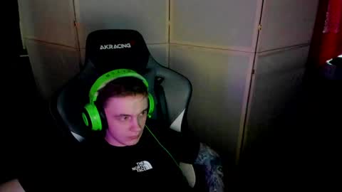 Snapshot of aron_neall chatting on January 27, 10:16 am biggest penis online show from January 27, 10:16 am