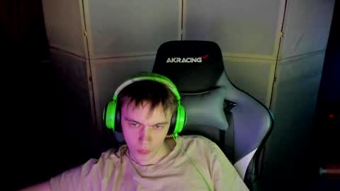 Snapshot of aron_neall chatting on February 15, 1:42 am biggest penis online show from February 15, 1:42 am