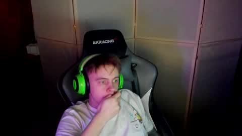 Snapshot of aron_neall chatting on February 27, 5:56 am biggest penis online show from February 27, 5:56 am