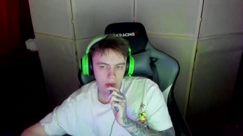 Snapshot of aron_neall chatting on March 3, 6:26 am biggest penis online show from March 3, 6:26 am