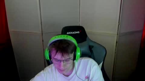 Snapshot of aron_neall chatting on March 7, 6:57 am biggest penis online show from March 7, 6:57 am