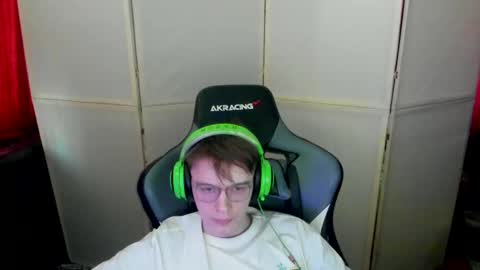 Snapshot of aron_neall chatting on March 9, 10:41 am biggest penis online show from March 9, 10:41 am