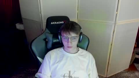 Snapshot of aron_neall chatting on March 10, 4:03 pm biggest penis online show from March 10, 4:03 pm