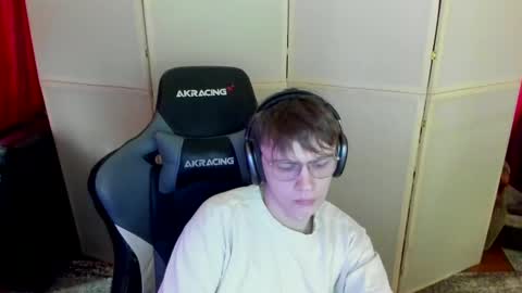 Snapshot of aron_neall chatting on March 11, 10:07 am biggest penis online show from March 11, 10:07 am