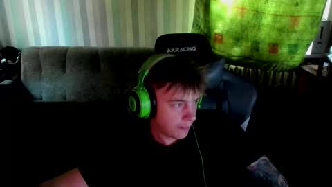 Snapshot of aron_neall chatting on September 26, 7:01 am biggest penis online show from September 26, 7:01 am