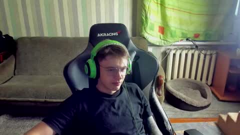 Snapshot of aron_neall chatting on October 2, 9:16 am biggest penis online show from October 2, 9:16 am