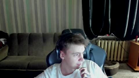 Snapshot of aron_neall chatting on October 14, 6:25 am biggest penis online show from October 14, 6:25 am