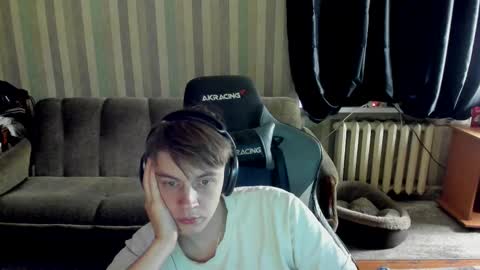 Snapshot of aron_neall chatting on October 15, 5:40 am biggest penis online show from October 15, 5:40 am