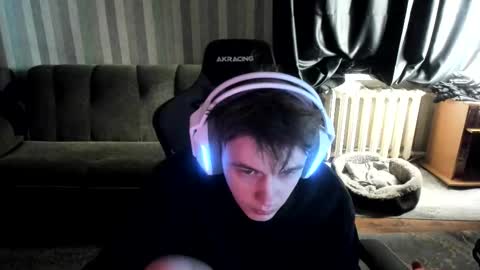 Snapshot of aron_neall chatting on January 7, 7:44 am biggest penis online show from January 7, 7:44 am