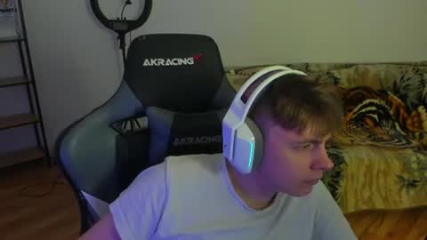 Snapshot of aron_neall chatting on July 3, 12:22 pm biggest penis online show from July 3, 12:22 pm