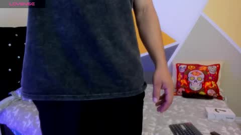 Snapshot of aron_santoro1 chatting on September 30, 2:11 pm Aron Santoro online show from September 30, 2:11 pm