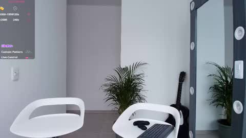 Snapshot of aron_santoro1 chatting on October 24, 4:14 pm Aron Santoro online show from October 24, 4:14 pm