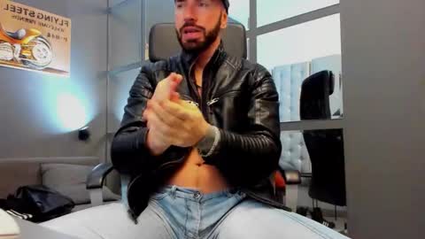 AronGrant online show from December 17, 9:15 am