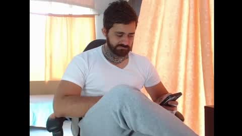 Snapshot of aronmiller404 chatting on November 23, 4:29 pm aronmiller online show from November 23, 4:29 pm