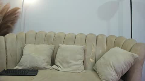 Snapshot of aroon_connor chatting on October 28, 12:03 am online show from October 28, 12:03 am