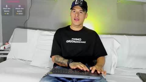 AROON HOT online show from February 19, 9:22 pm