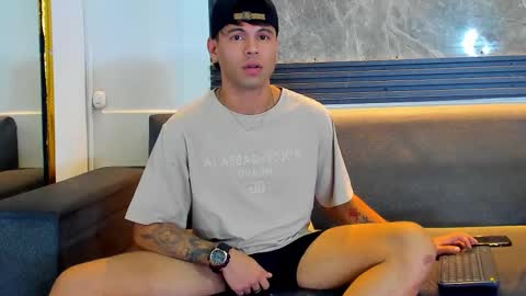 Aroon   online show from January 18, 7:39 pm