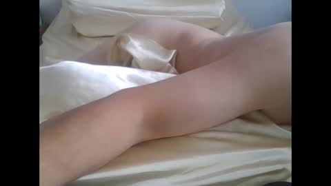 Snapshot of arpinopeer3055 chatting on October 10, 8:24 am arpinopeer3055 online show from October 10, 8:24 am