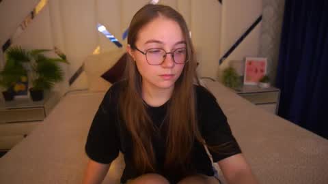 arrinawair online show from November 14, 9:08 am