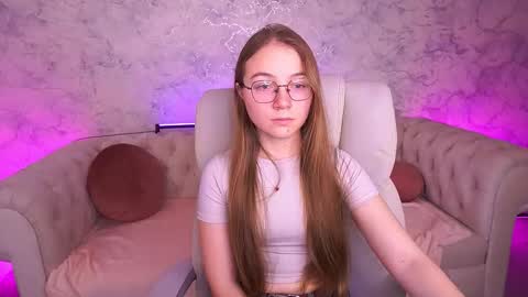 arrinawair online show from December 18, 8:53 am