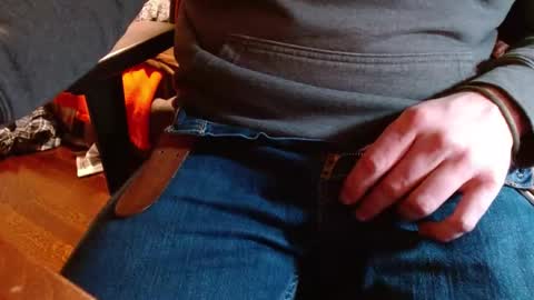 Snapshot of arrrr3 chatting on December 14, 2:45 am arrrr3 online show from December 14, 2:45 am