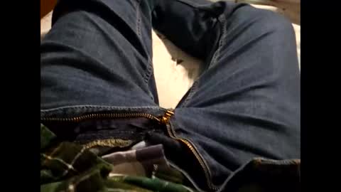 Snapshot of arrrr3 chatting on February 7, 1:25 am arrrr3 online show from February 7, 1:25 am