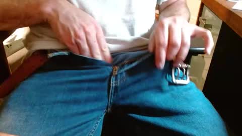 Snapshot of arrrr3 chatting on September 28, 12:27 am arrrr3 online show from September 28, 12:27 am