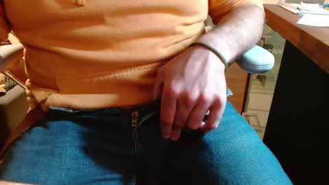 Snapshot of arrrr3 chatting on October 21, 1:17 am arrrr3 online show from October 21, 1:17 am