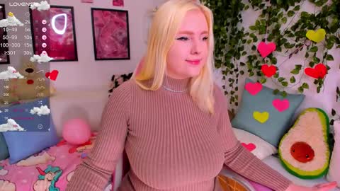 art_lovee_ online show from March 8, 1:14 am